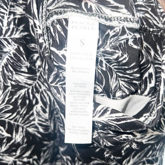 Peace & Pearls Black And White Leaves Floral Summer Dress - Picture 8 of 10